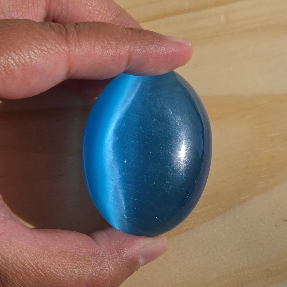 Blue Lagoon Cat's Eye Palmstone (Synthetic) | One Individual Palmstone