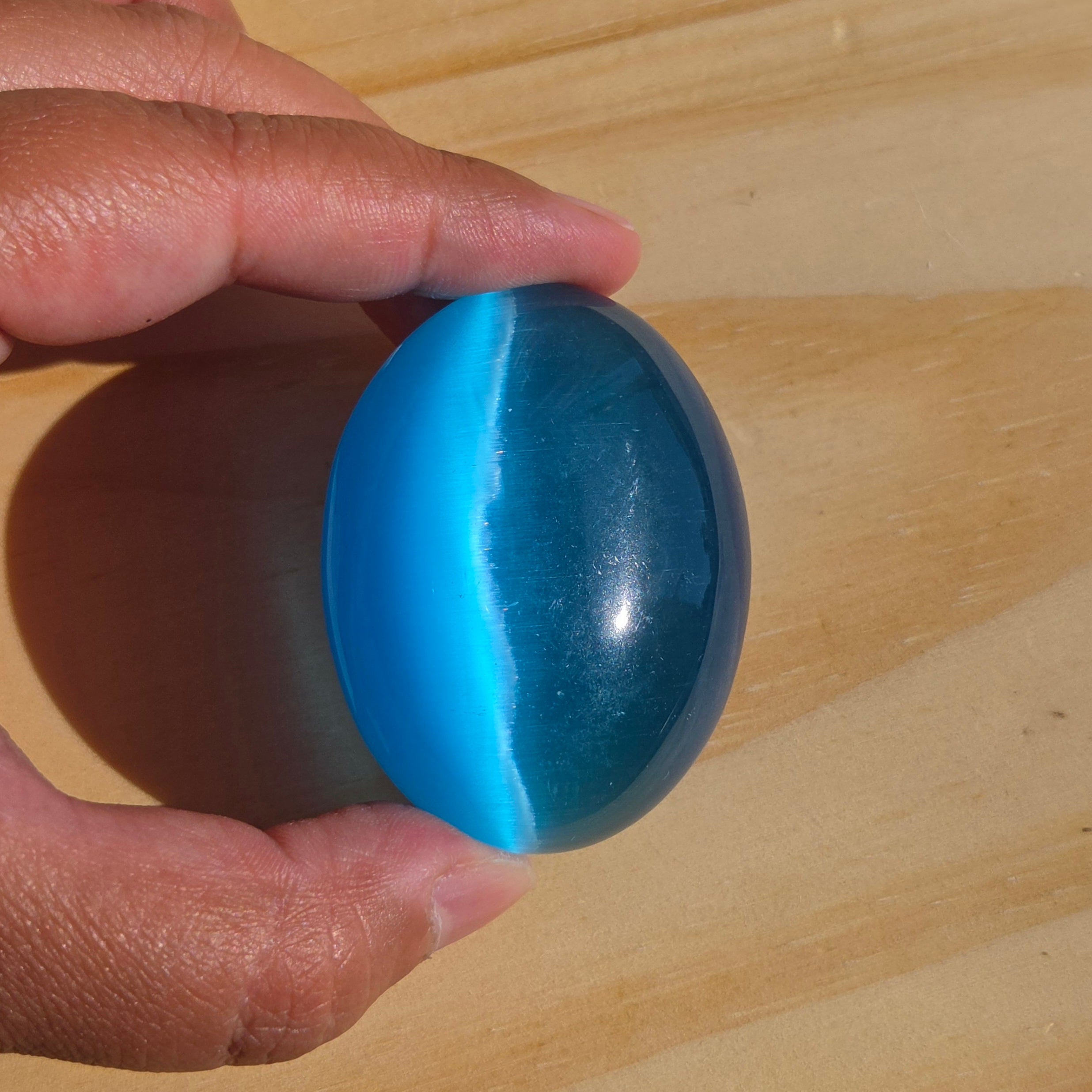 Blue Lagoon Cat's Eye Palmstone (Synthetic) | One Individual Palmstone