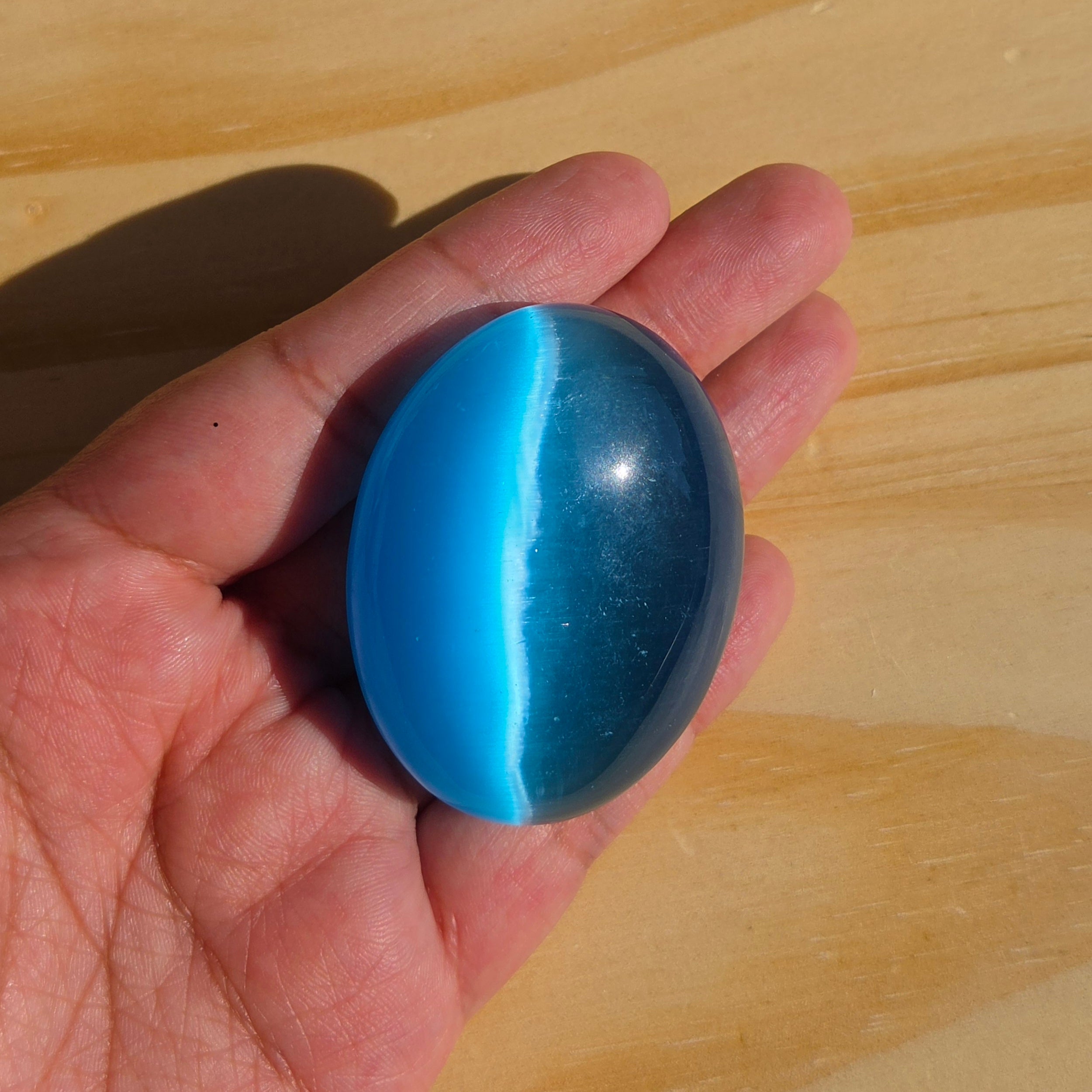 Blue Lagoon Cat's Eye Palmstone (Synthetic) | One Individual Palmstone
