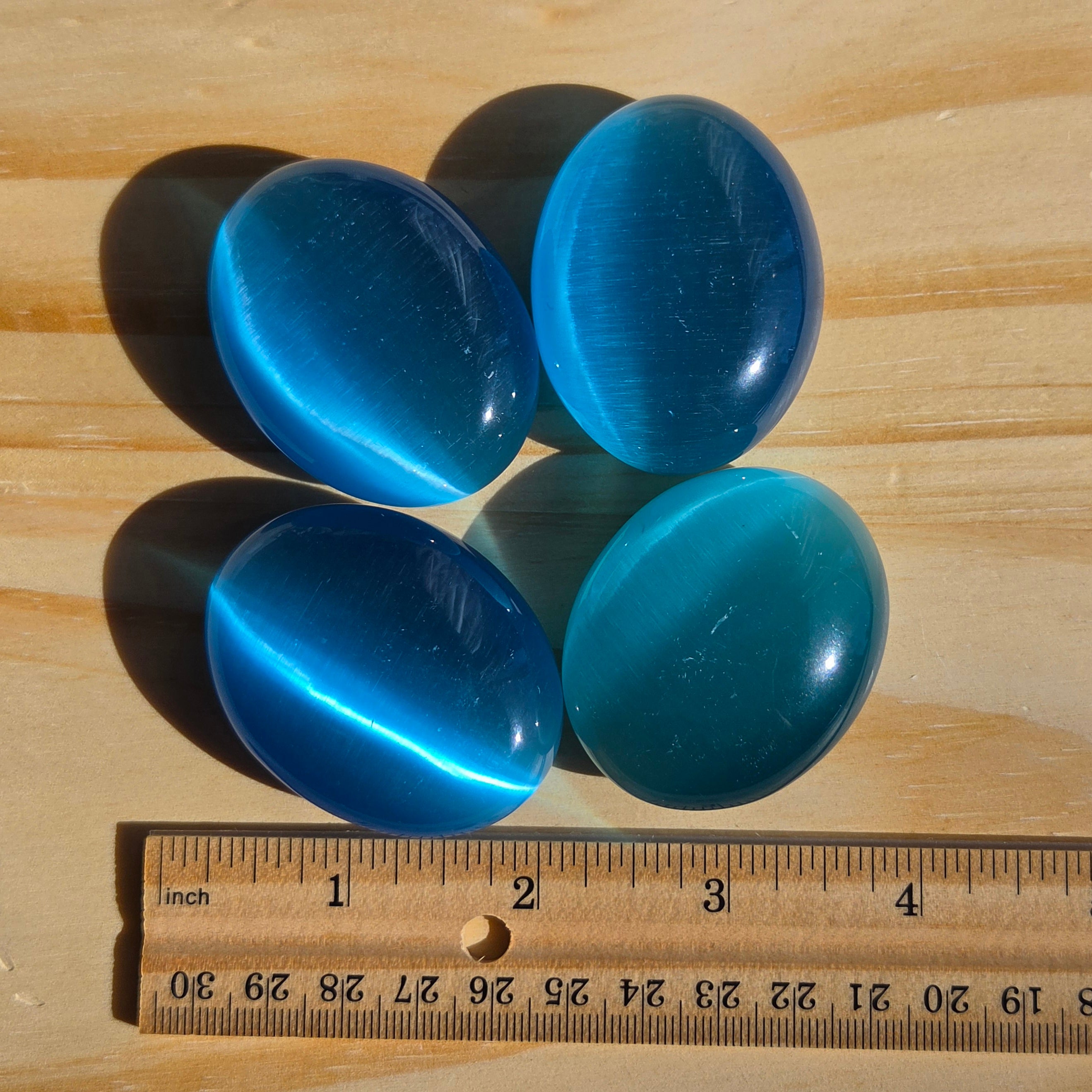 Blue Lagoon Cat's Eye Palmstone (Synthetic) | One Individual Palmstone