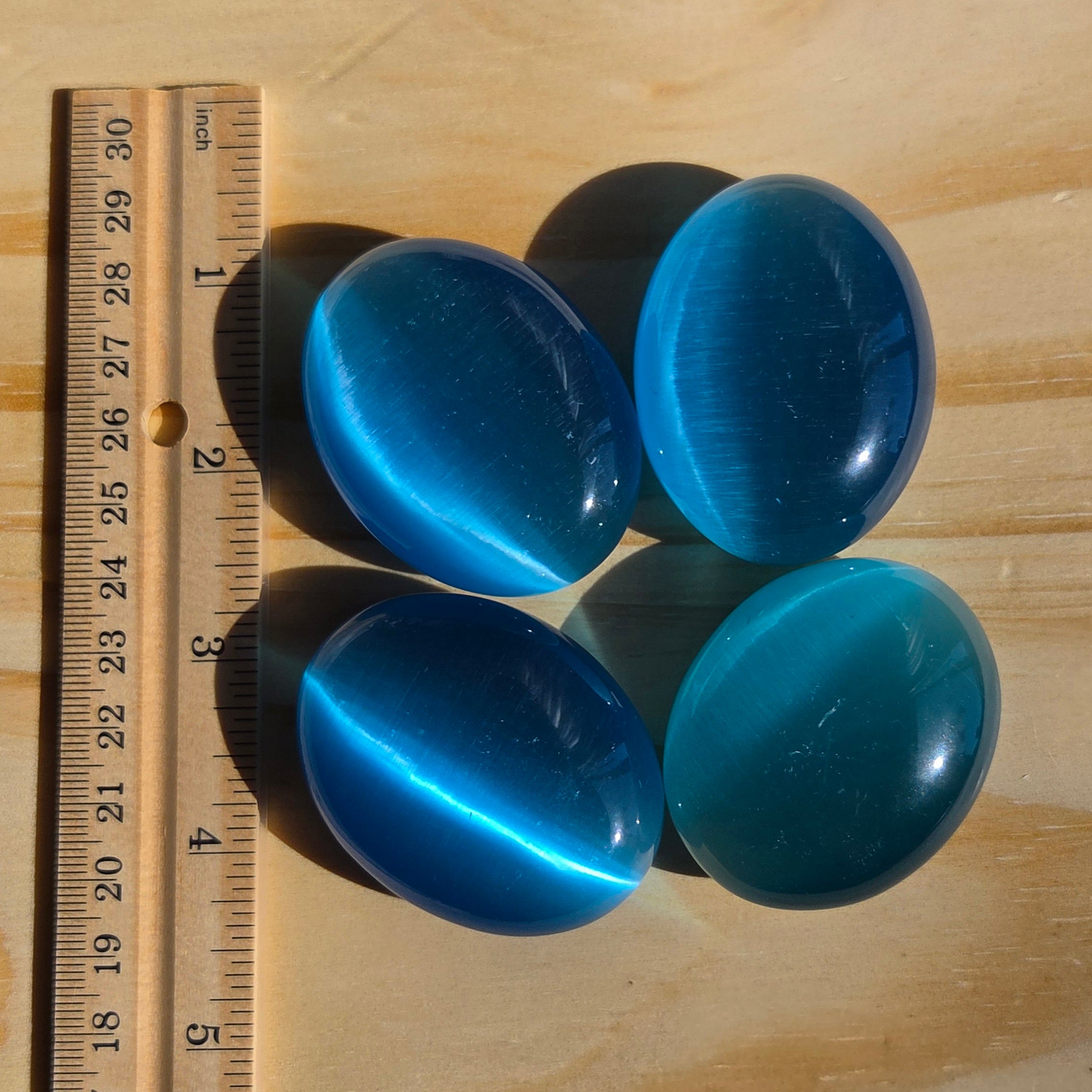 Blue Lagoon Cat's Eye Palmstone (Synthetic) | One Individual Palmstone